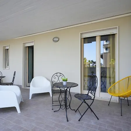 Sky Gate Gold - Terrazza Aeroporto 3* בארי